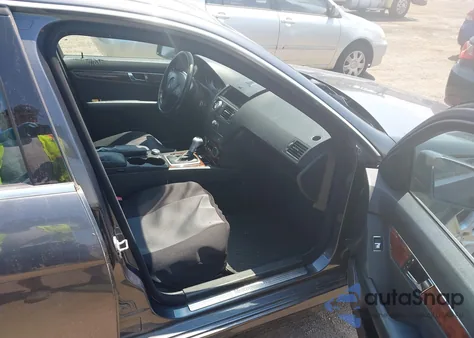 2011 Mercedes-Benz C 300 Luxury 4Matic/Sport 4Matic из США, поврежденный, VIN WDDGF8BBXBF643455